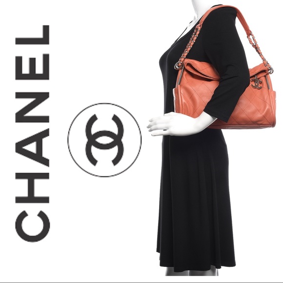 ⛔️SOLD⛔️CHANEL Lambskin Ultimate Soft Hobo Coral (Authenticated) - Picture 2 of 9